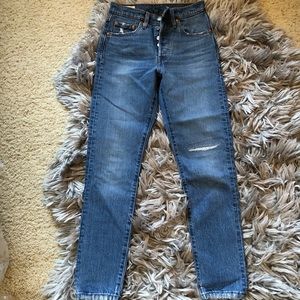 listing-status-banner